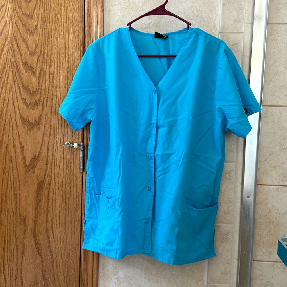 Solid snap front scrub top